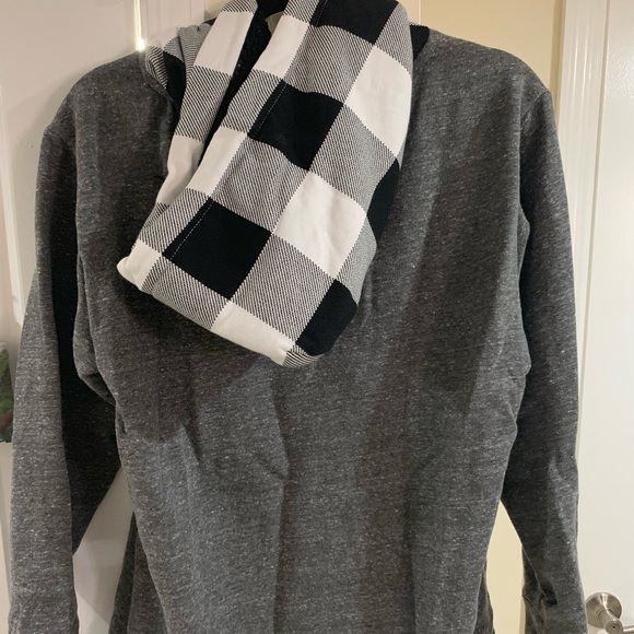 PINK hoodie - Picture 2 of 3